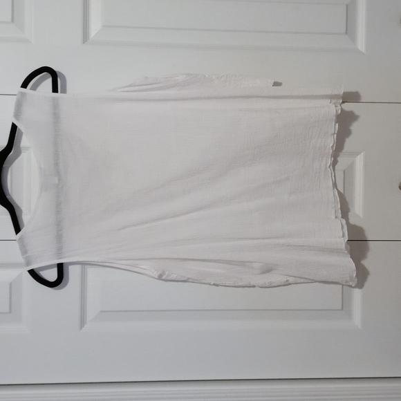 LAST CHANCE Ruffled sleeveless top - Picture 4 of 4